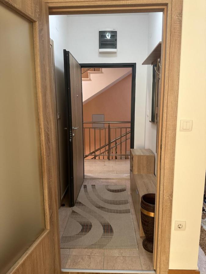 Kropa Apartman 포드고리차 외부 사진