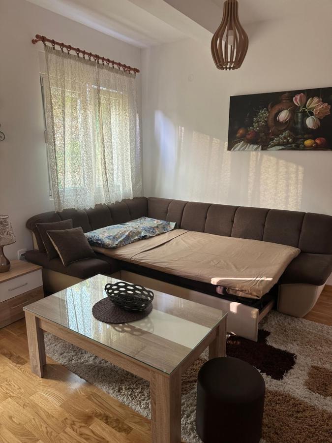 Kropa Apartman 포드고리차 외부 사진