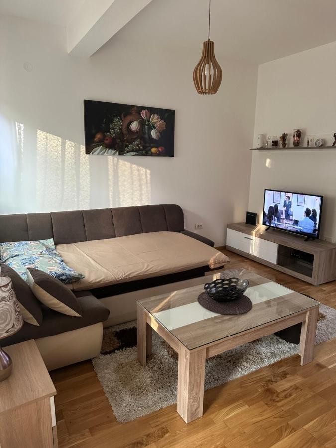 Kropa Apartman 포드고리차 외부 사진