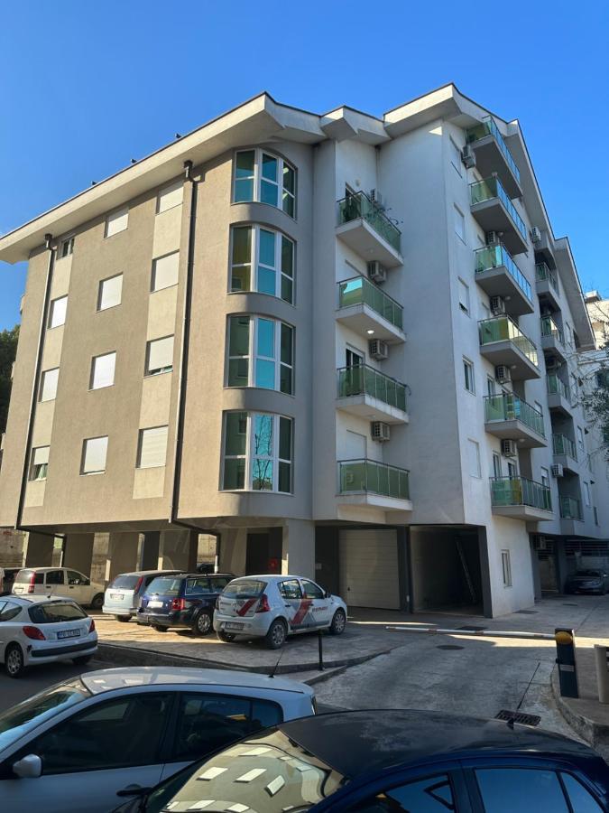 Kropa Apartman 포드고리차 외부 사진